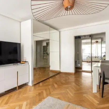 Apartment Trocadero Eiffel Tower - 4 Pax - Champions Park Paris