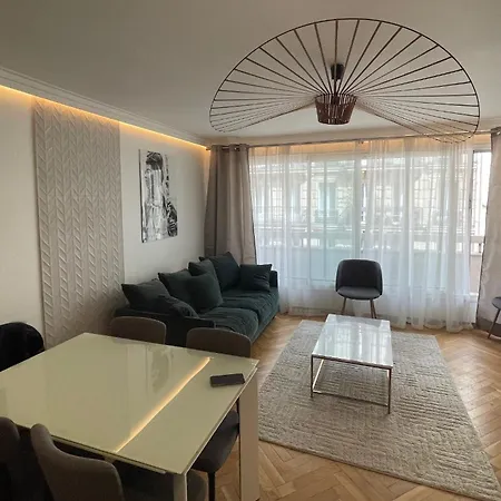Apartment Trocadero Eiffel Tower - 4 Pax - Champions Park Paris