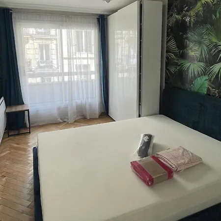 Trocadero Eiffel Tower - 4 Pax - Champions Park * Paris